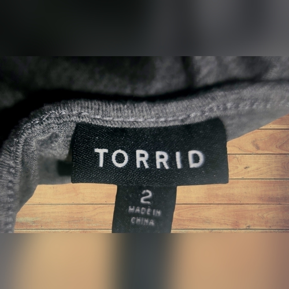 TORRID 2 side RUCHED DRESS - Picture 6 of 7